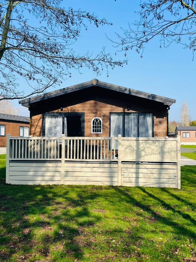 Happy Days Lodge With Hot Tub York Zewnętrze zdjęcie
